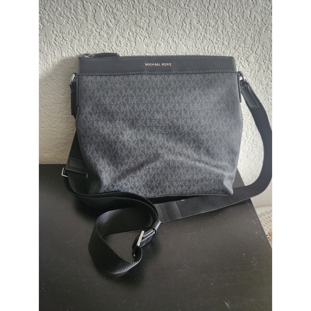 Michael Kors Greyson Logo Messenger Bag
